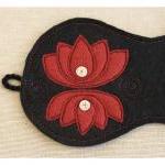 Felt Cuff Lotus - Black an..