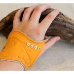 Felt Cuff Sun - Yellow Wris..