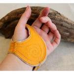 Felt Cuff Sun - Yellow Wris..