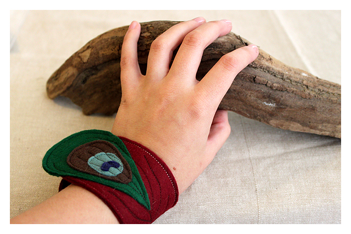 Felt Cuff Red Peacock - Dark Red Wrist Warmers, Bracelet, Embroidered with a Peacock Feather